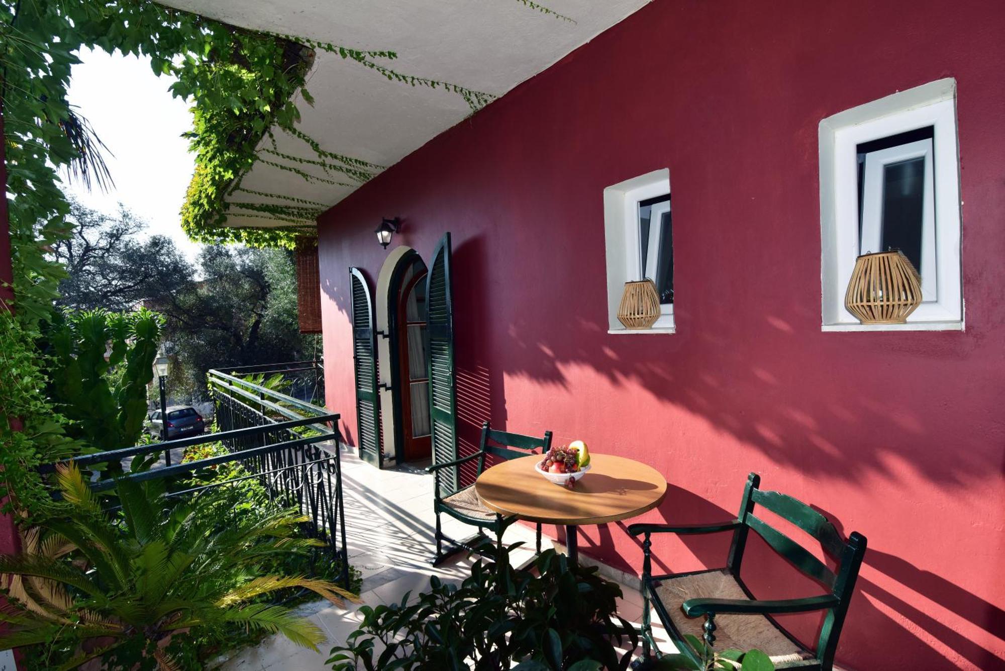 Gasthuis Lord Ape Club Benitses (Corfu)