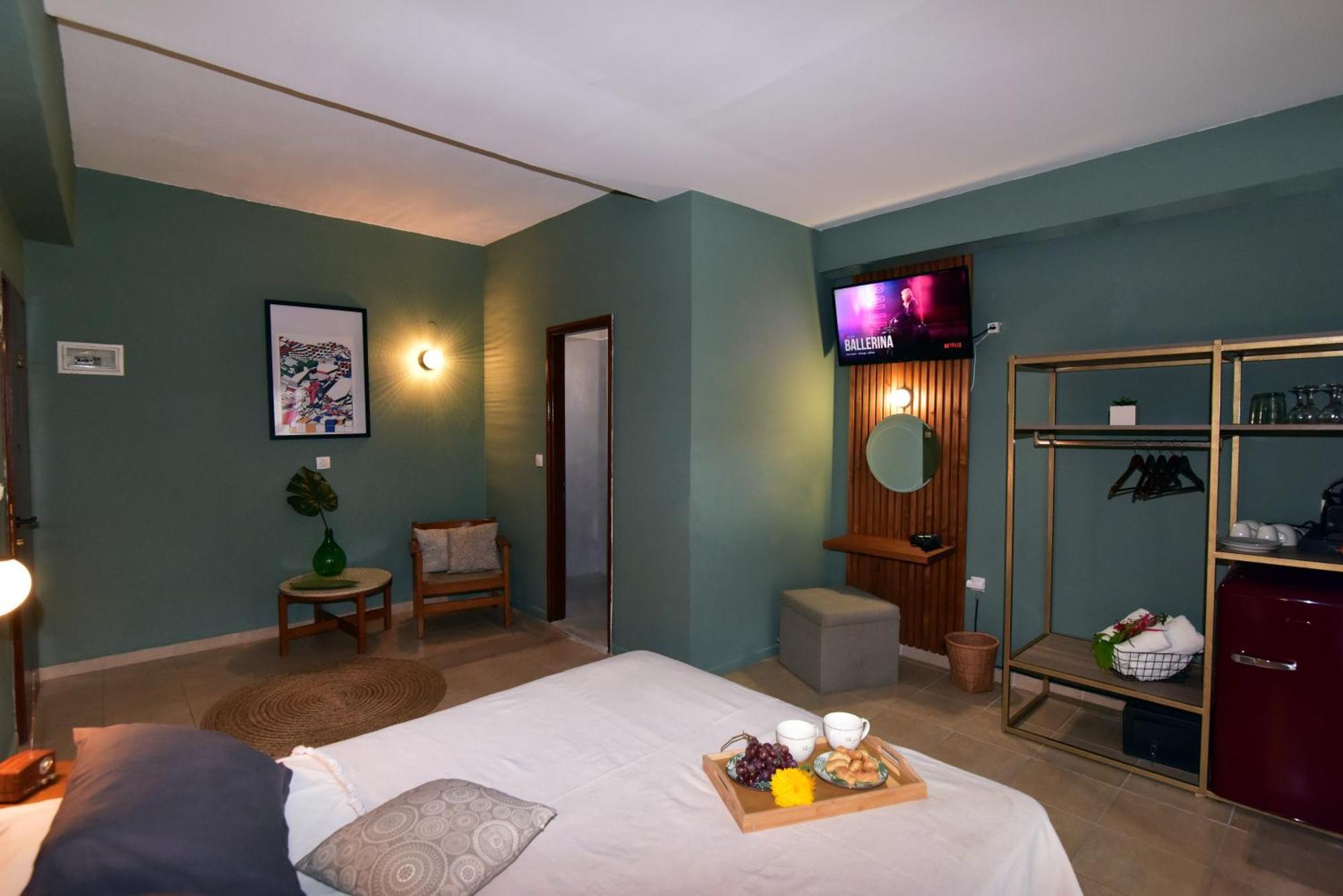 Lord Ape Club Guest house *